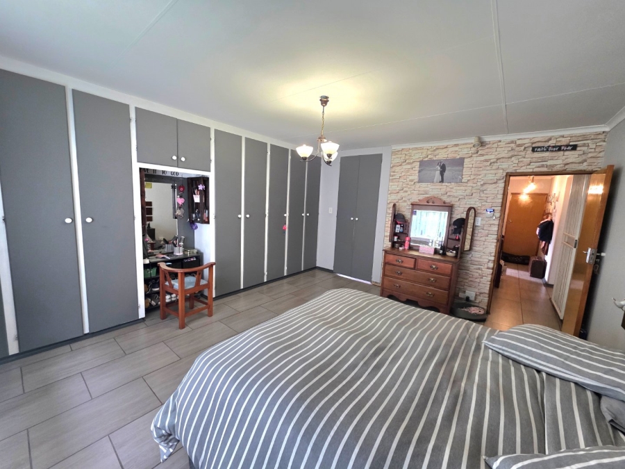 4 Bedroom Property for Sale in La Provance Free State